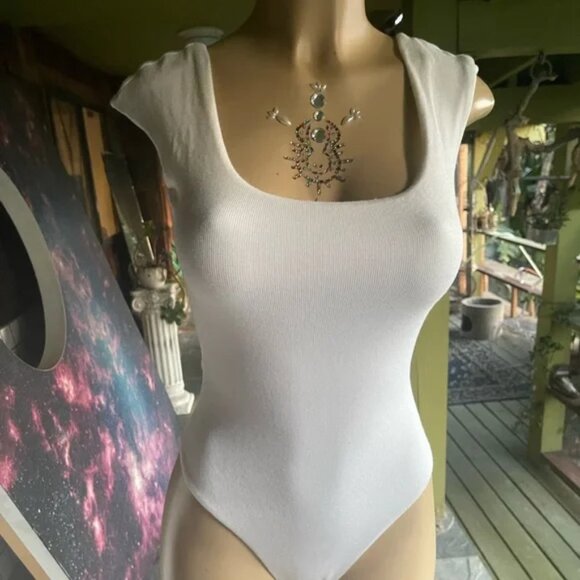 ARE YOU AM I white ribbed backless bodysuit - Picture 7 of 11